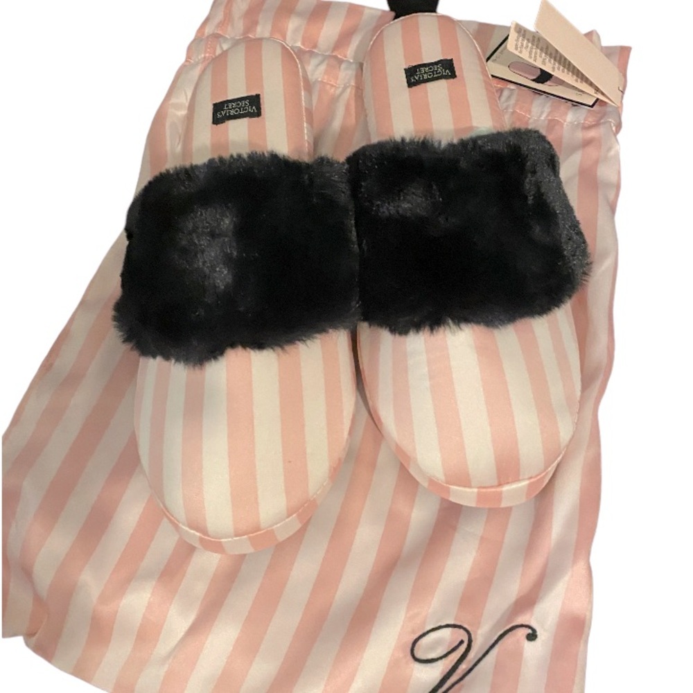 NWT Victoria’s Secret slippers with fur trim